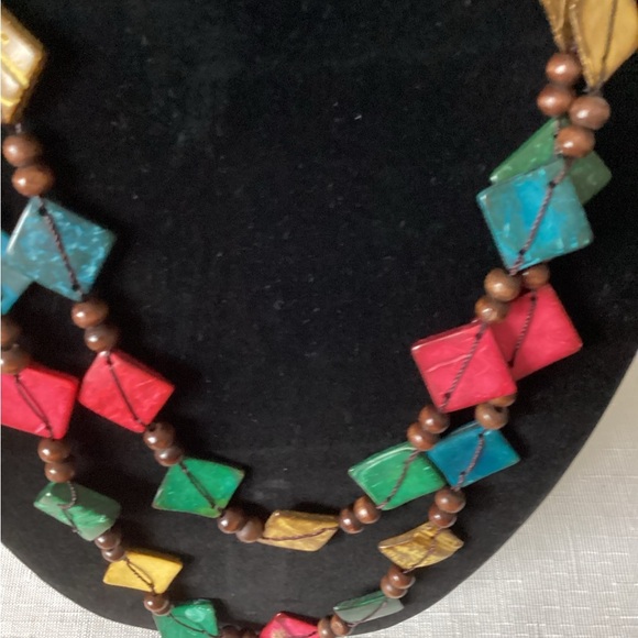 Red and Green Chunky Geometric Necklace - Picture 2 of 2